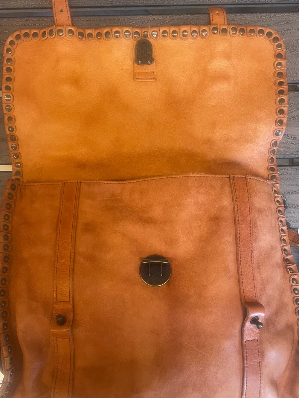 BED STU Messenger studs crossbody bag*11x13 - Picture 13 of 16